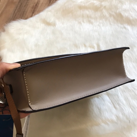 Dooney & Bourke leather crossbody bag - Picture 5 of 10